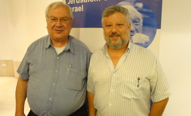 Gershon Baskin (r.) and Hanna Siniora (l.) at a conference jointly sponsored by IPCRI and KAS Israel