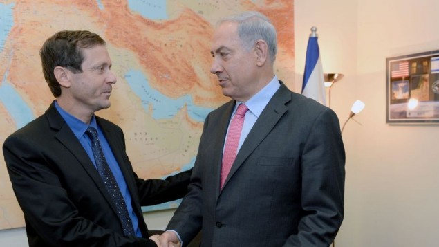 Zionist Union leader Isaac Herzog with Prime Minister Benjamin Netanyahu (photo credit: Kobi Gideon/Flash90)