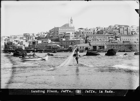 A view from the sea at Jaffa looking east onto the city, 1914. (Matson Collection)