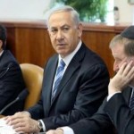 Prime Minister Binyamin Netanyahu speaks to the cabinet, April 6, 2014. Photo: AMIT SHABAY/POOL