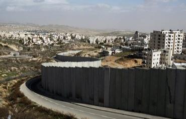 Security barrier near Jerusalem. Photo: REUTERS/Baz Ratner
